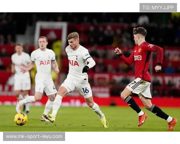 曼联客战热刺：红魔2比2诺丁汉森林，争议判罚与防守漏洞成焦点